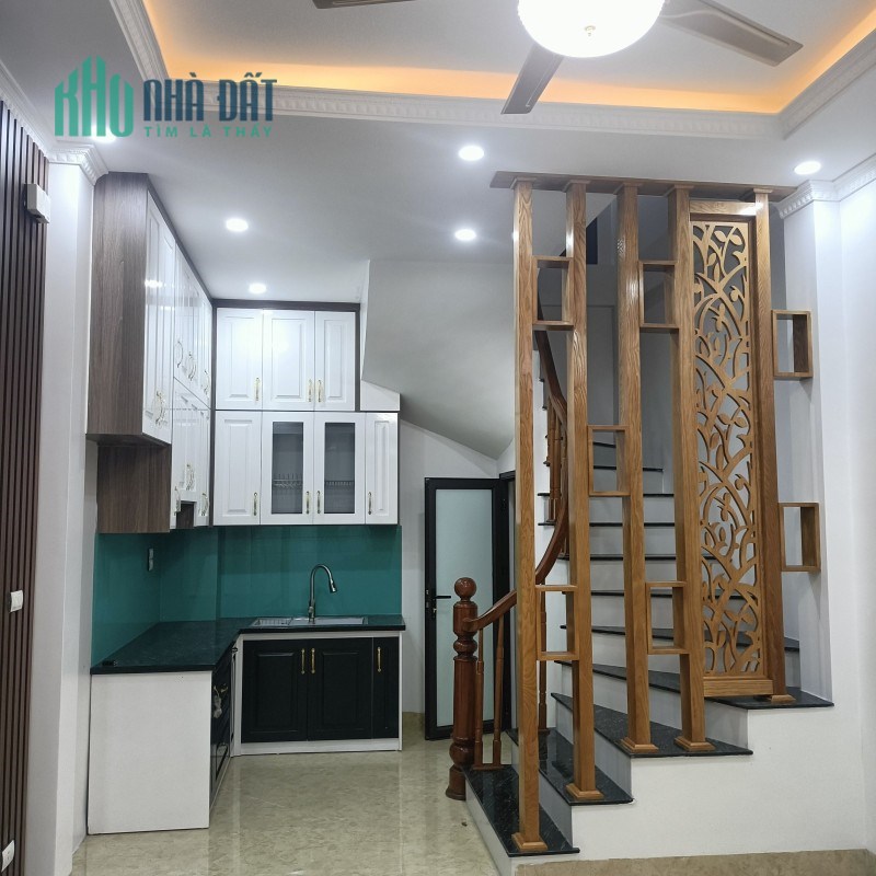 Cực hiếm. Bán nhà Vương Thừa Vũ, Thanh Xuân. 35m2 x 6 Tầng. NHÀ ĐẸP. GẦN Ô TÔ. Hơn 4 Tỷ.  0968084286