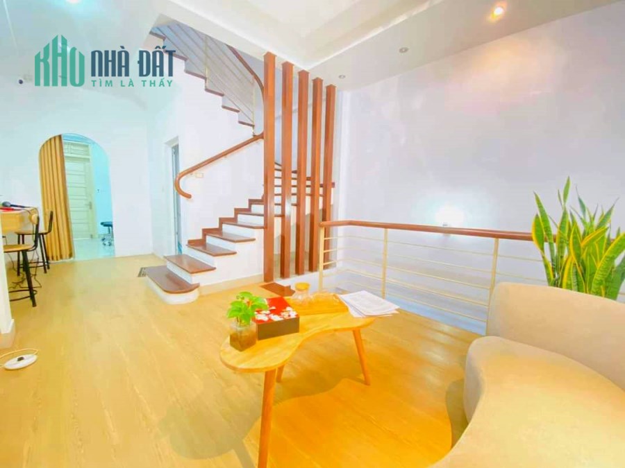 Bán Nhà Phố Huỳnh Thúc Kháng Quận Đống Đa. 42m Xây 6 Tầng Mặt Tiền 4.2m Nhỉnh 15 Tỷ. Cam Kết Ảnh
