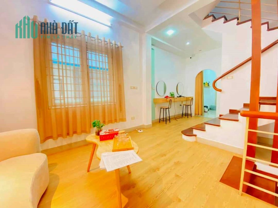 Bán Nhà Phố Huỳnh Thúc Kháng Quận Đống Đa. 42m Xây 6 Tầng Mặt Tiền 4.2m Nhỉnh 15 Tỷ. Cam Kết Ảnh