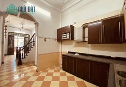 Nhà mới Dt 50m, nhà 4 tầng, Mt 4m, giá nhỉnh 8 Triệu.