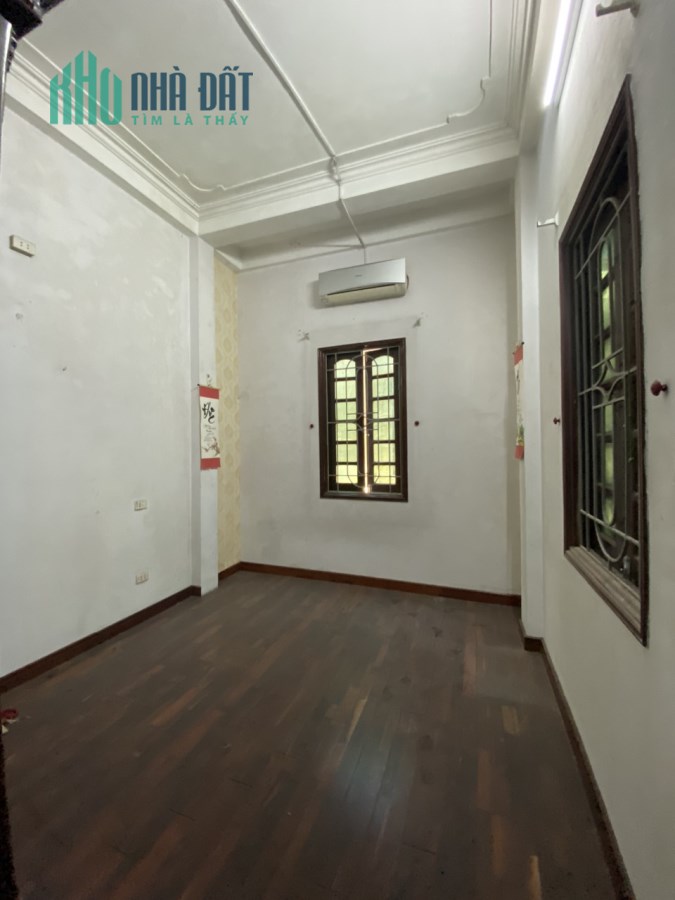 Nhà mới Dt 50m, nhà 4 tầng, Mt 4m, giá nhỉnh 8 Triệu.