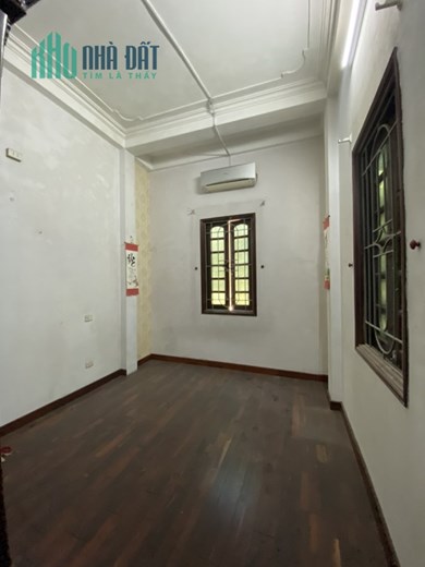 Nhà mới Dt 50m, nhà 4 tầng, Mt 4m, giá nhỉnh 8 Triệu.