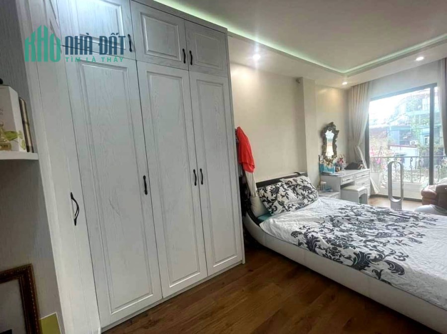 Bán Nhà Phố Cát Linh Quận Đống Đa. Sổ 46m Thực Tế 50m Xây 6 Tầng Nhỉnh 11 Tỷ. Cam Kết Ảnh Thật Mô