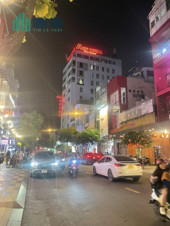 BÁN BĐS 157M2 NGUYỄN TRAI, QUẬN 1, DÒNG TIỀN 6 TỶ.