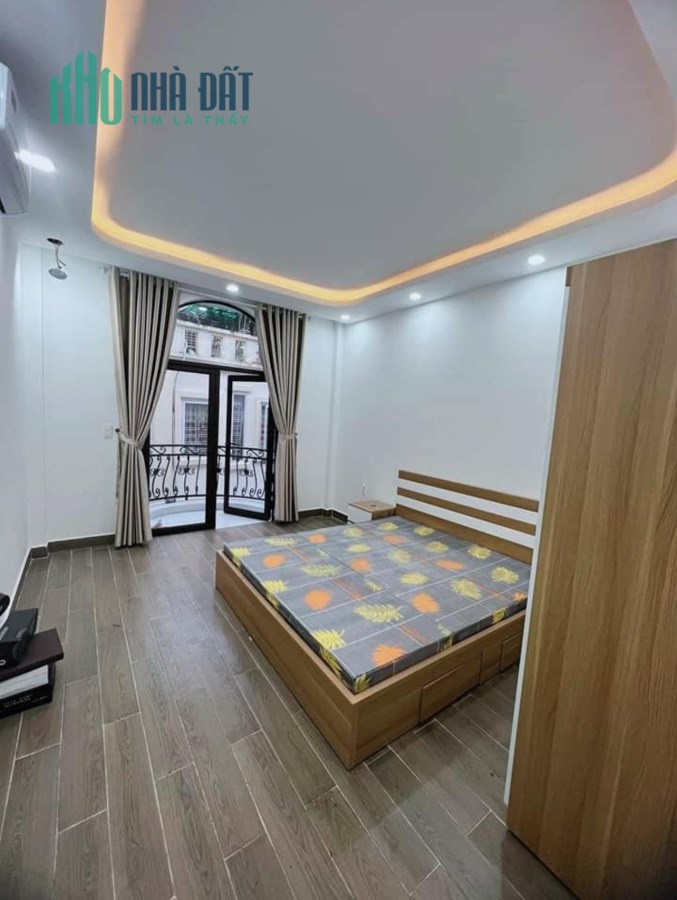 bán nhà ngọc hà 45m, 5 tầng, 4 phòng ngủ, full nội thất, cách phố 30m, gần chỗ để oto