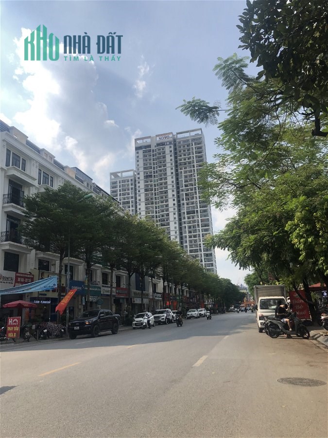 Bán Đất Phố Xuân La Quận Tây Hồ. 101m Mặt Tiền 6.8m Nhỉnh 12 Tỷ. Cam Kết Ảnh Thật Mô Tả Chính Xác.
