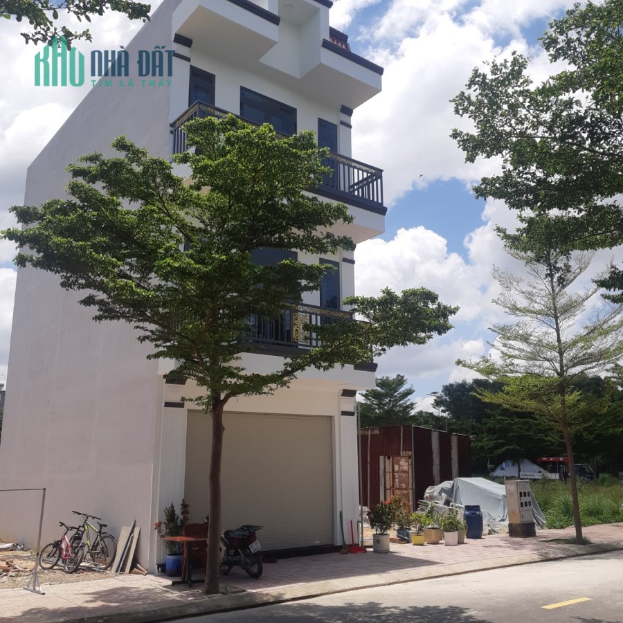 Bán nhà 3 lầu đối diện chợ Phú Phong,Bình Chuẩn Thuận An chỉ 899 triệu sở hữu ngay