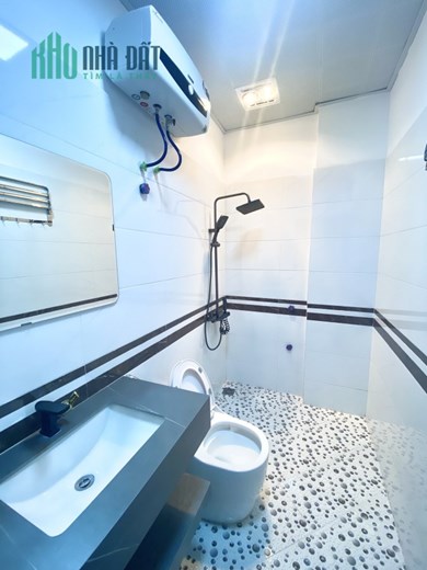 NHÀ XÂY MỚI ĐỘC LẬP MẶT NGÕ PHỐ #CHỢ_HÀNG, #AONE, #HỒ_SEN