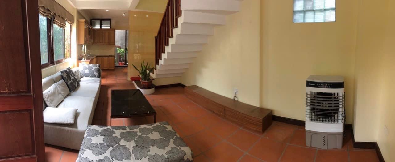 Bán nhà Âu Cơ - phong thái Châu Âu - sát Hồ Tây - ô tô cách 5m - 45m2 x 3 tầng - MT 4m - 2 thoáng