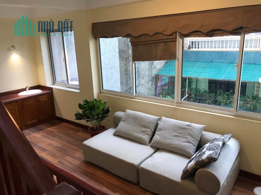 Bán nhà Âu Cơ - phong thái Châu Âu - sát Hồ Tây - ô tô cách 5m - 45m2 x 3 tầng - MT 4m - 2 thoáng