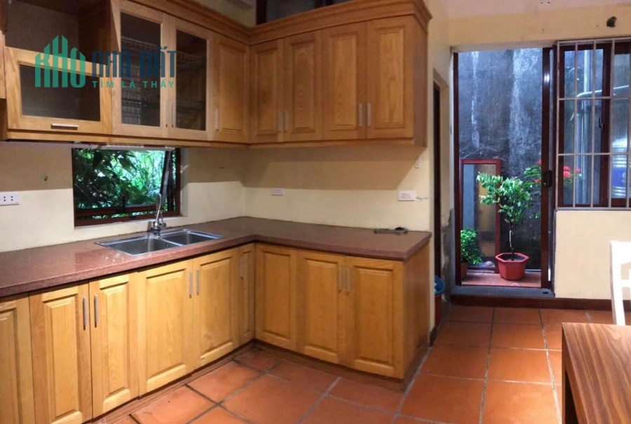 Bán nhà Âu Cơ - phong thái Châu Âu - sát Hồ Tây - ô tô cách 5m - 45m2 x 3 tầng - MT 4m - 2 thoáng