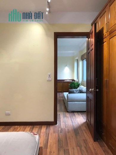 Bán nhà Âu Cơ - phong thái Châu Âu - sát Hồ Tây - ô tô cách 5m - 45m2 x 3 tầng - MT 4m - 2 thoáng