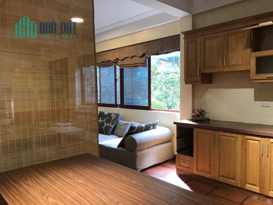 Bán nhà Âu Cơ - phong thái Châu Âu - sát Hồ Tây - ô tô cách 5m - 45m2 x 3 tầng - MT 4m - 2 thoáng