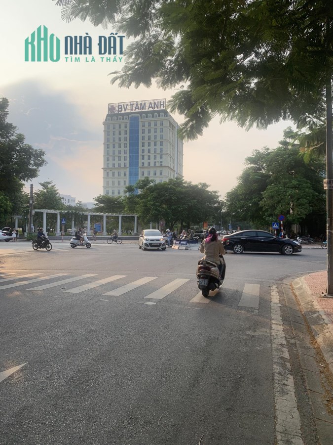 BÁN NHÀ MẶT PHỐ LONG BIÊN 72M x 5TẦNG, MẶT TIỂN 9.5M, VỈA HÈ, DÒNG TIỀN ỔN ĐỊNH, KINH DOANH NGÀY ĐÊM