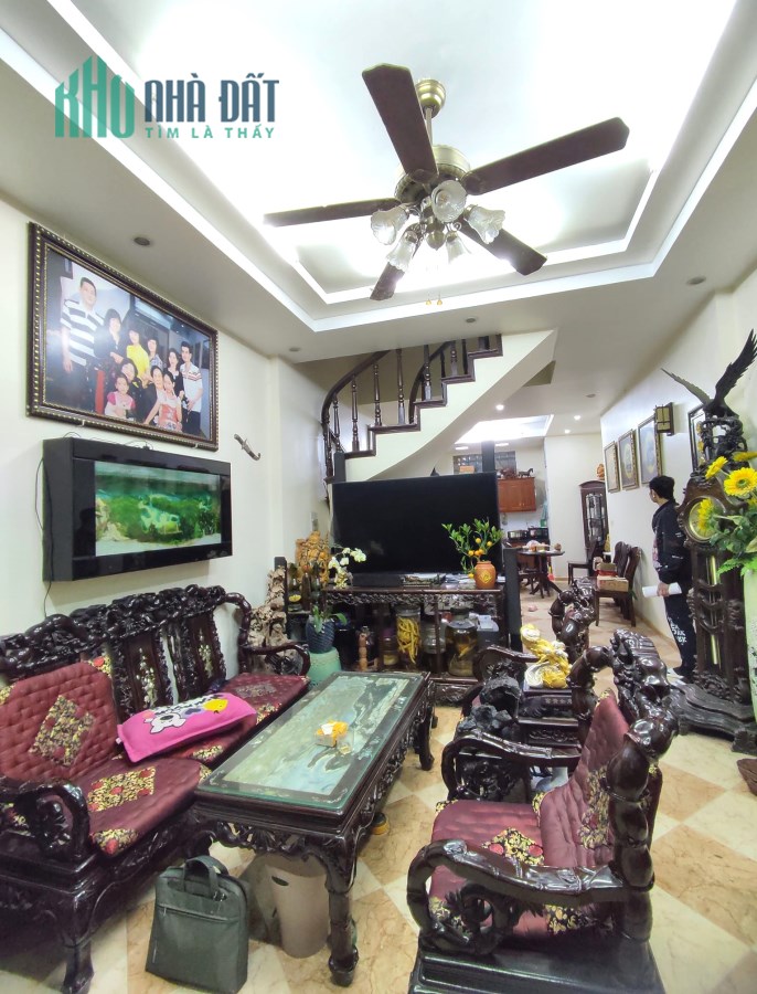 NHỈNH 8 TỶ -  PHỐ THÁI HÀ 45M2 x 4T, Ô TÔ ĐỖ, NGÕ PHÂN LÔ TRƯỚC NHÀ RỘNG 4M