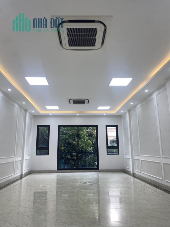 Bán tòa nhà Thành Thái, phố Nguyễn Khang, diện tích 95 m², mặt tiền 5 m xây 8 tầng giá 25 tỷ