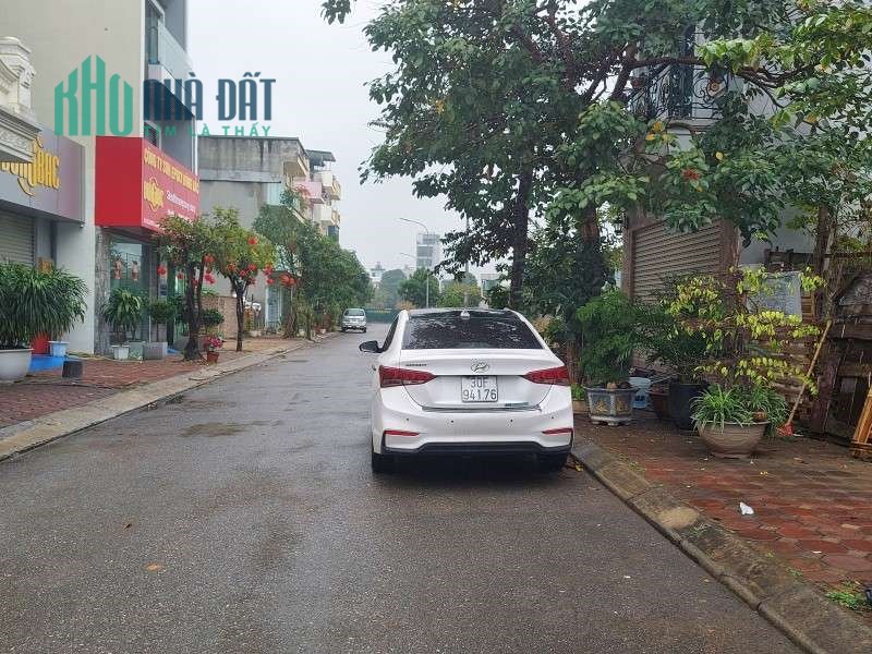 Nhà Nguyễn Thời Trung, Thạch Bàn, oto tránh, vỉa hè kinh doanh vuông 50m, mặt: 5m, 7 tỷ 4