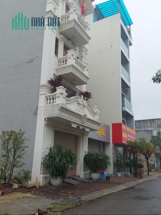 Nhà Nguyễn Thời Trung, Thạch Bàn, oto tránh, vỉa hè kinh doanh vuông 50m, mặt: 5m, 7 tỷ 4