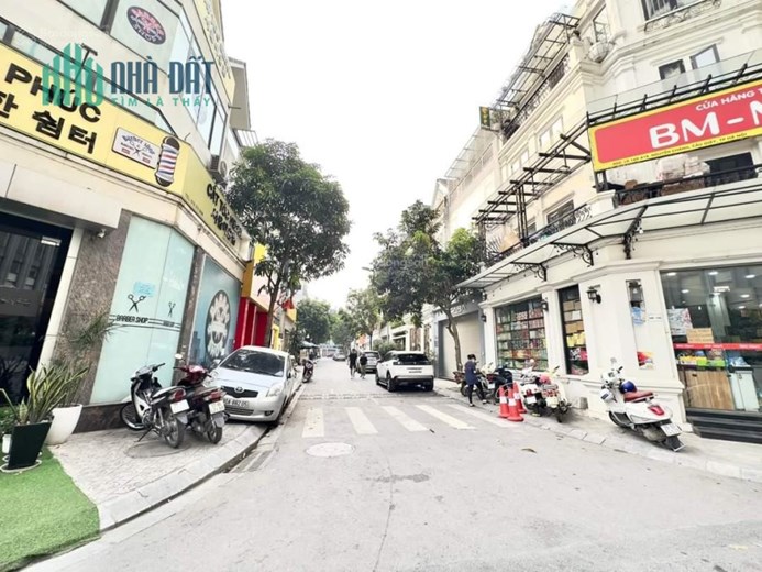 nhà liền kề A10 khu ĐT Nam Trung Yên Nguyễn Chánh, Dương Đình Nghệ,  Cầu Giấy, DT 75 m2 giá 30 tỷ.