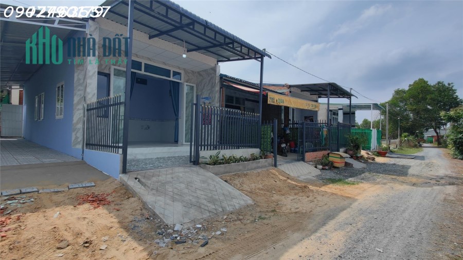 NHÀ GẦN CHỢ & TRƯỜNG HỌC - CHỈ 820 TRIỆU