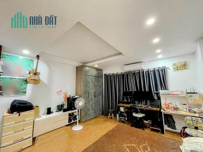 4.6 tỷ! Ngôi nhà hiện đại 5 tầng, Thanh Xuân - tiện nghi đẳng cấp!