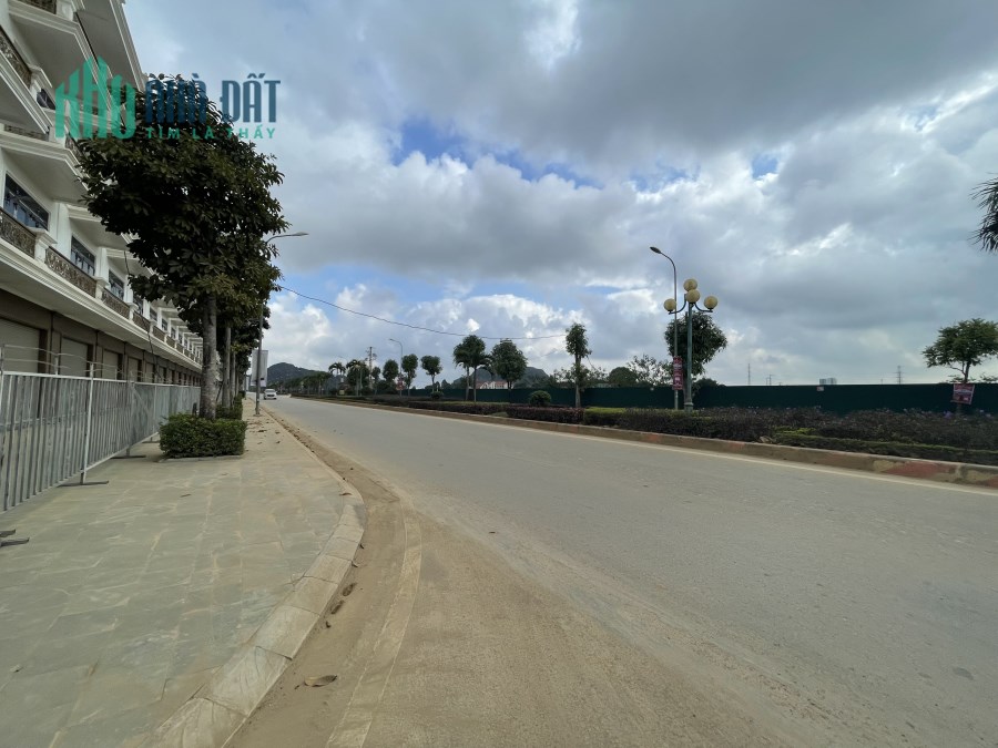 BÁN CĂN ĐẦU VE MẶT CHUNG CƯ,  KINH DOANH CỰC TỐT. LH: 0966 343 969