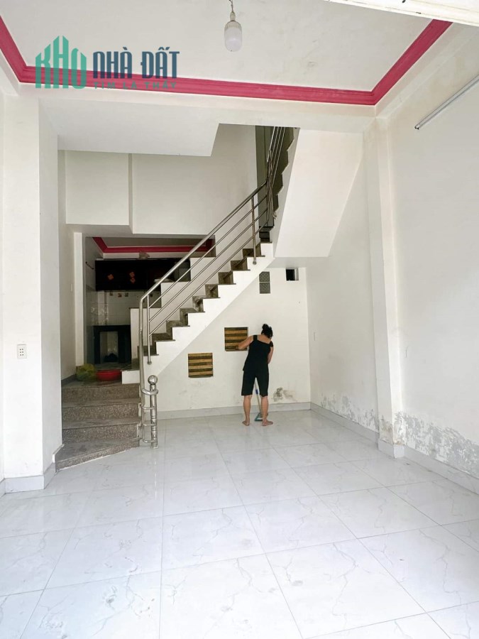 Mặt tiền kinh doanh Huỳnh Tấn Phát Q7 Ngang 4x7 đúc 4 tấm giá hơn 3 tỷ - 2 ôtô đậu trước nhà  bank