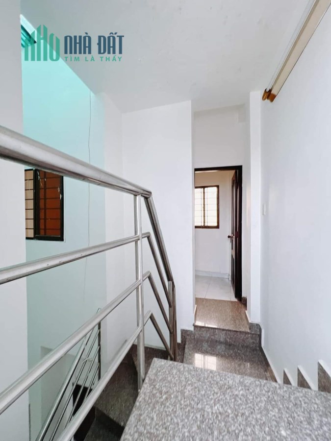 Mặt tiền kinh doanh Huỳnh Tấn Phát Q7 Ngang 4x7 đúc 4 tấm giá hơn 3 tỷ - 2 ôtô đậu trước nhà  bank