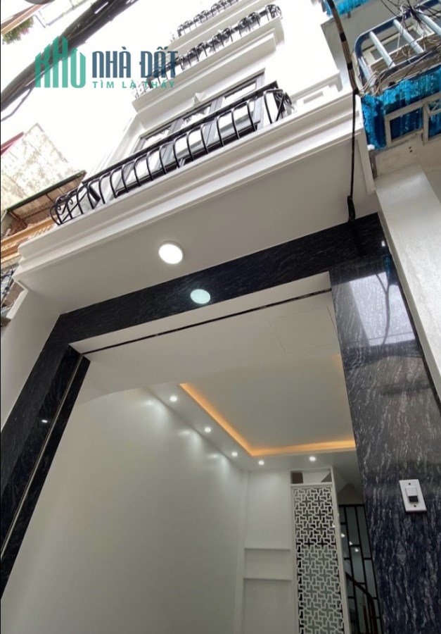 Trung tâm quận Thanh Xuân.  Bán nhà Vũ Trọng Phụng. 46m2 x 5 Tầng. PHÂN LÔ. GẦN PHỐ. Nhỉnh 6 Tỷ.