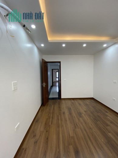 Trung tâm quận Thanh Xuân.  Bán nhà Vũ Trọng Phụng. 46m2 x 5 Tầng. PHÂN LÔ. GẦN PHỐ. Nhỉnh 6 Tỷ.