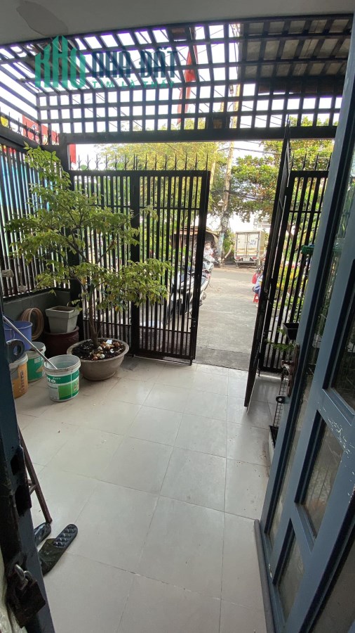 XE HƠI NGỦ TRONG NHÀ - HẺM 8M - KINH DOANH SẦM UẤT - CHỦ GẤP BÁN 
Nhà ngay đường  Cao Lỗ , Quận 8