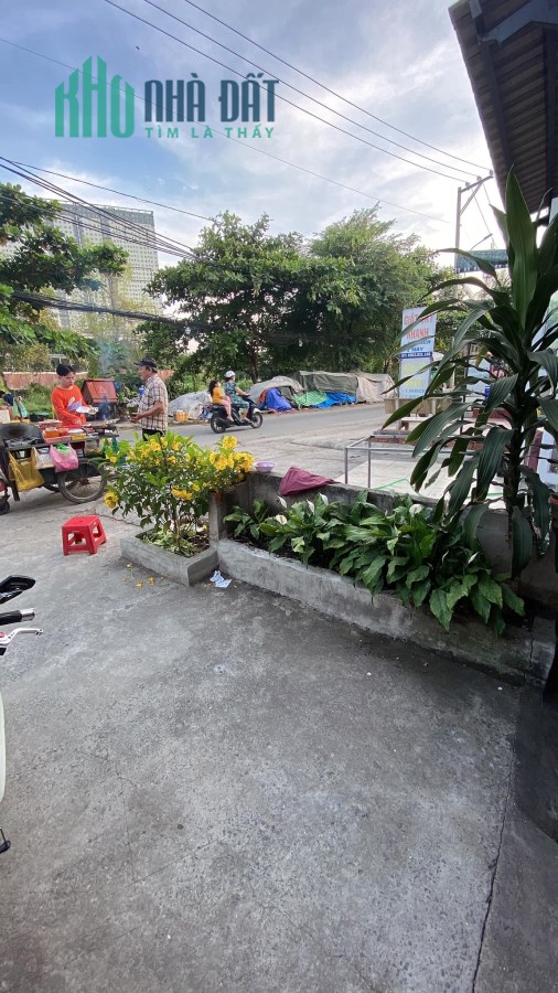 XE HƠI NGỦ TRONG NHÀ - HẺM 8M - KINH DOANH SẦM UẤT - CHỦ GẤP BÁN 
Nhà ngay đường  Cao Lỗ , Quận 8