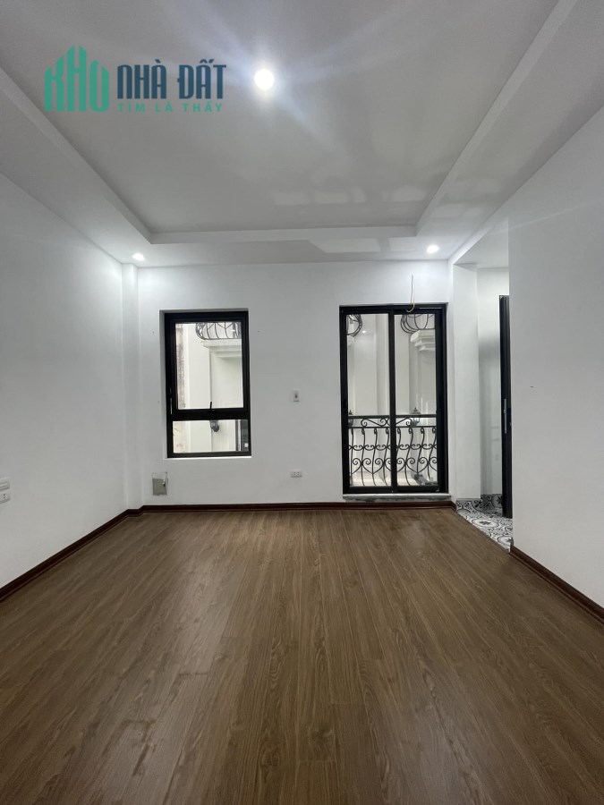 Bán nhà đường Trường Chinh 30m2x6 tầng thang máy, gần ô tô, ngõ trước nhà 3m, gần Ngã Tư Sở chỉ 5.5