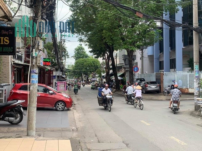 Bán nhà MT KD trung tâm Quận 10, đường Hòa Hưng, P12, 2 tầng, chỉ 4.5 tỷ.