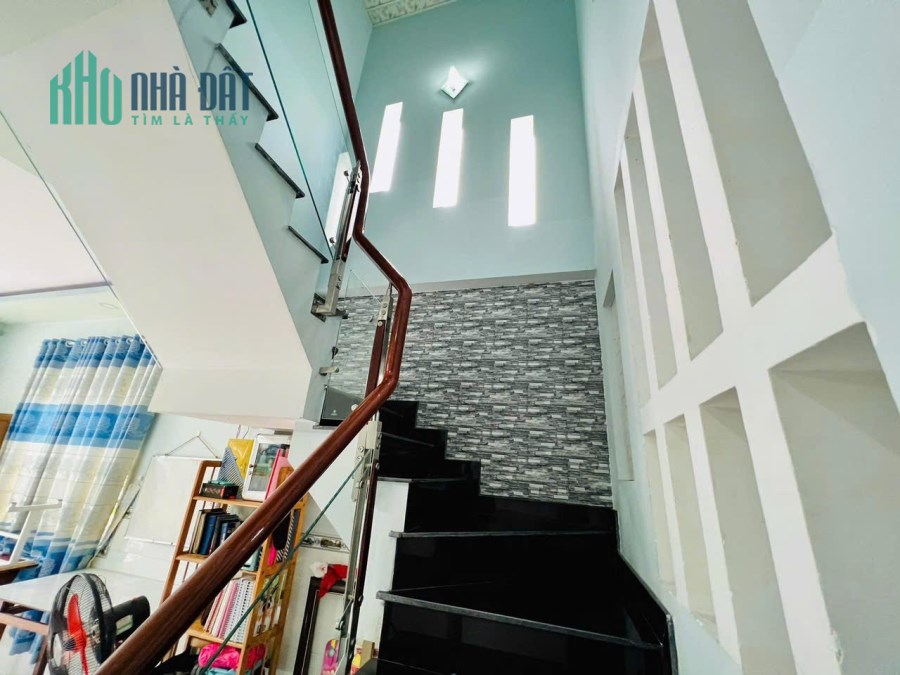 *** CHỦ GIẢM 150TR-CẦN BÁN GẤP-NHÀ 2 TẦNG-BTCT- MĂ TIỀNG TRUNG ĐÔNG 12- HÓC MÔN- DT 120- GIÁ CHỈ
