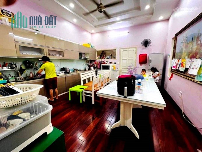 Bán Nhà Phố Hoàng Ngọc Phách Quận Đống Đa. Sổ 65m Thực Tế 70m Mặt Tiền 5m Nhỉnh 17 Tỷ. Cam Kết Ảnh