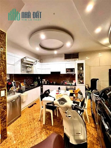 Bán Nhà Phân Lô Phố Dương Quảng Hàm Quận Cầu Giấy. Sổ 60m Thực Tế 66m Xây 5 Tầng Mặt Tiền 6m Nhỉnh
