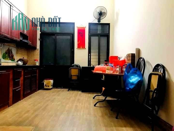 Bán Nhà Mặt Phố Phạm Ngọc Thạch Quận Đống Đa. 33m Xây 5 Tầng Nhỉnh 14 Tỷ. Cam Kết Ảnh Thật Mô Tả