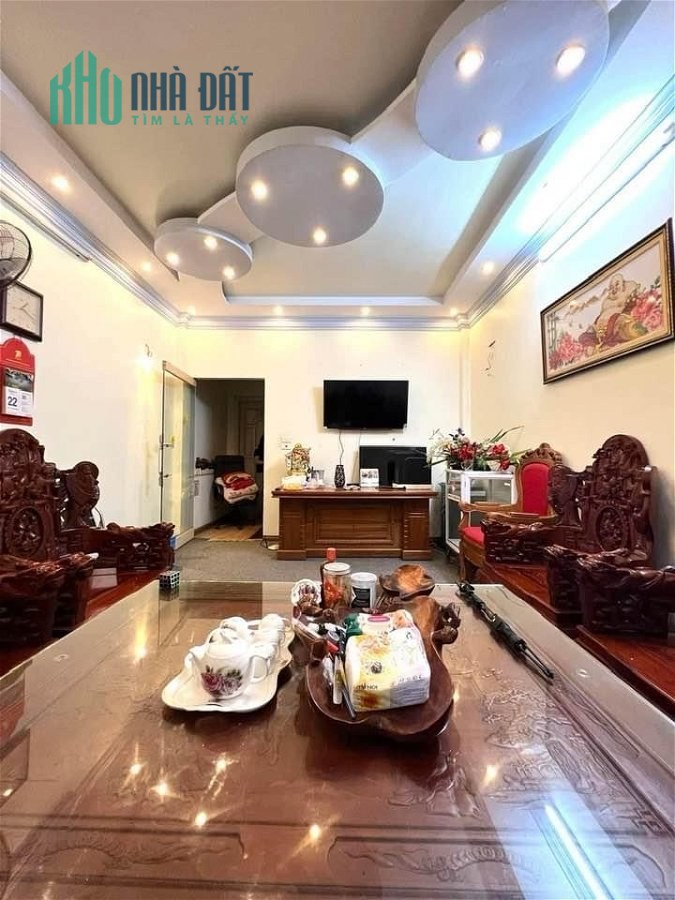 Bán Nhà Phố Phương Mai Quận Đống Đa. 40m Xây 5 Tầng Mặt Tiền 4.2m Nhỉnh 10 Tỷ. Cam Kết Ảnh Thật Mô