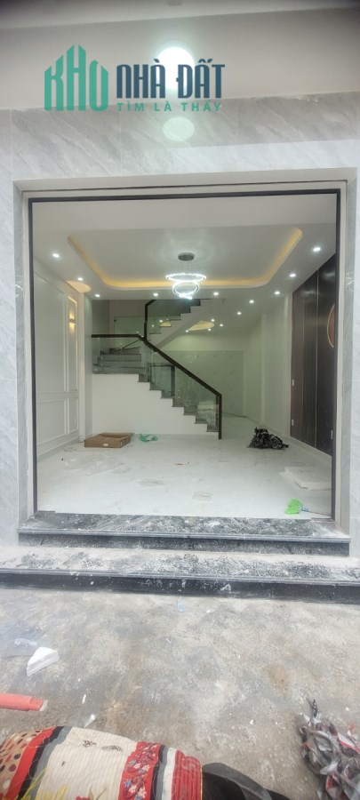 Bán nhà xây mới ngõ 152 Hồ Sen, 45m 3 tầng GIÁ 2.55 tỉ, xây độc lập