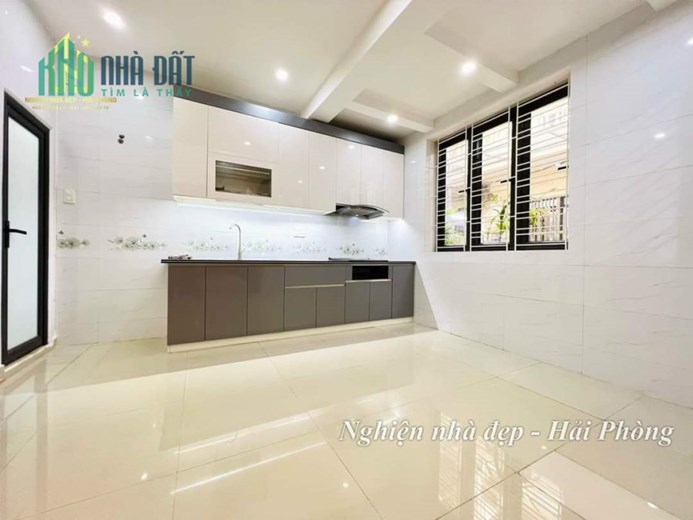 Bán nhà ngõ 152 Chợ Hàng vị trí cực nông, 48m 3 tầng GIÁ 3.39 tỉ lô góc