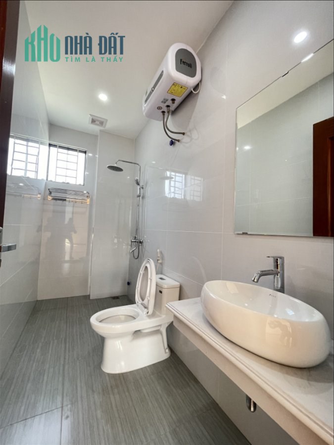 Bán Nhà Phố Lạc Long Quân Quận Tây Hồ. Sổ 50m Thực Tế 55m Xây 8 Tầng Mặt Tiền 5.6m Nhỉnh 13 Tỷ. Cam
