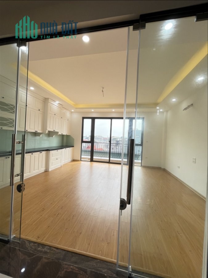 Bán Nhà Phố Lạc Long Quân Quận Tây Hồ. Sổ 50m Thực Tế 55m Xây 8 Tầng Mặt Tiền 5.6m Nhỉnh 13 Tỷ. Cam
