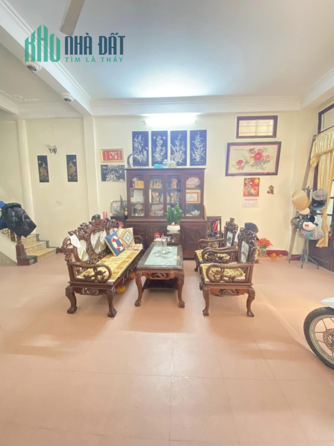 64m 5 Tầng Mặt Tiền 4,5m Nhỉnh 12 Tỷ. Phân Lô Ô Tô Vào Nhà. Khu Vực Dân Trí Cao An Ninh Tốt. Tiện