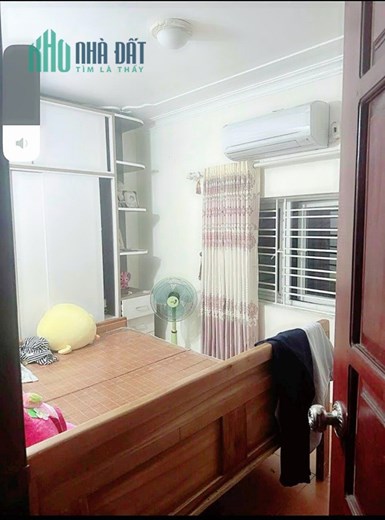 Bán nhà Chợ Hàng Mới, diện tích 37m 3 tầng GIÁ 2.18 tỉ ngõ nông