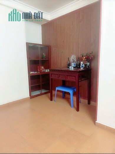 Bán nhà Chợ Hàng Mới, diện tích 37m 3 tầng GIÁ 2.18 tỉ ngõ nông