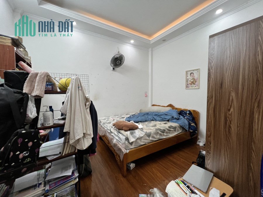Cần Bán nhà Phố Quan Nhân full NỘI THẤT 50m 4Tg MT 4m hơn 6,5 tỷ LHCC.