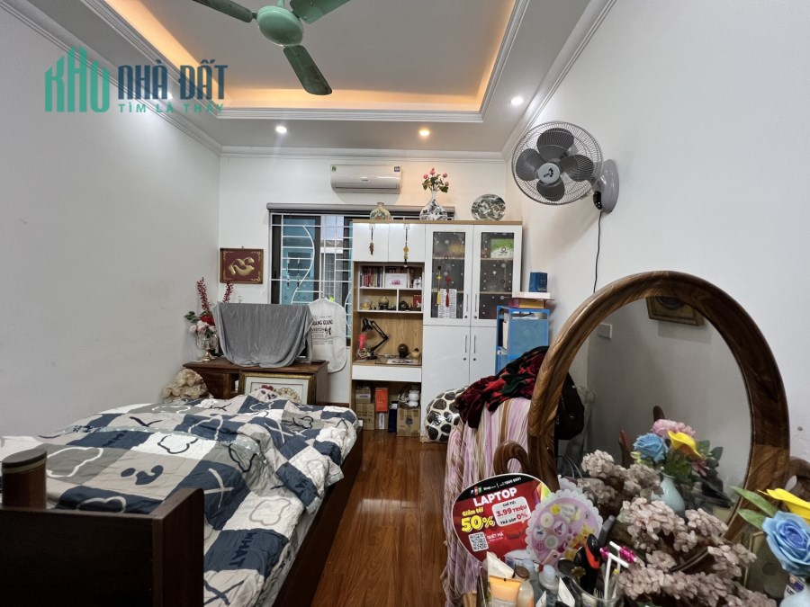 Cần Bán nhà Phố Quan Nhân full NỘI THẤT 50m 4Tg MT 4m hơn 6,5 tỷ LHCC.