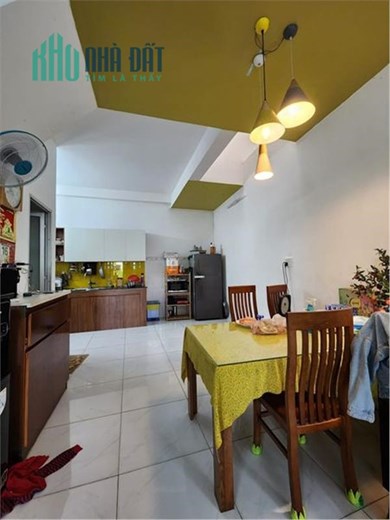 Nhà xe hơi, nở hậu, khu dân trí - 5.2m x  14m - Linh Đong Thủ Đức