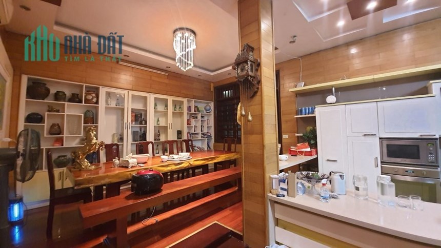 Bán Căn Biệt Thự Sân Vườn Mễ Trì Thượng 216m2 x 3 tầng, 4 phòng ngủ đầy đủ công năng nội thất sang